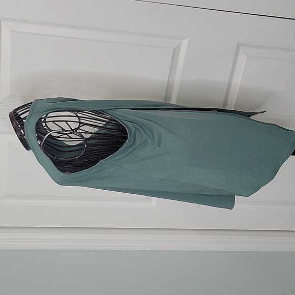Athleta Teal Tank with Criss Cross in Back - Size Small - Picture 3 of 4